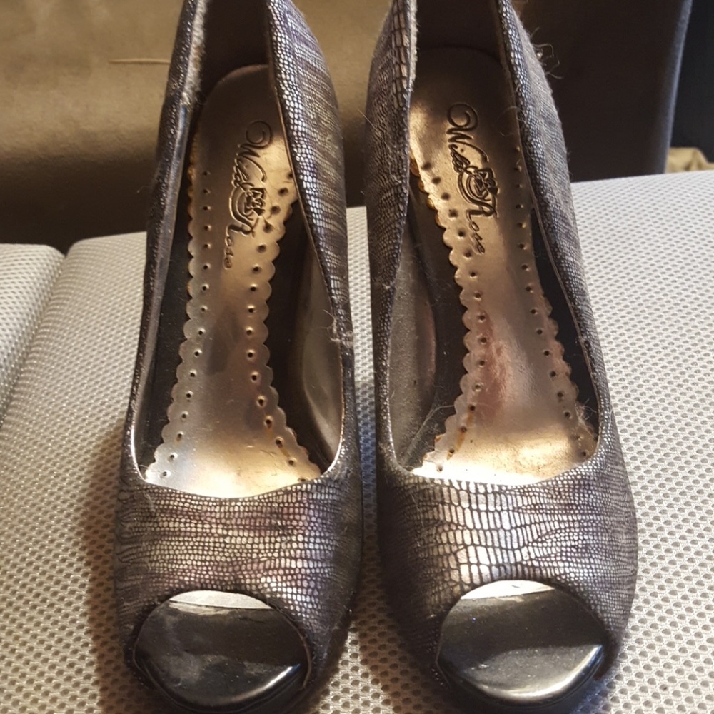Open toe pumps - Picture 2 of 3